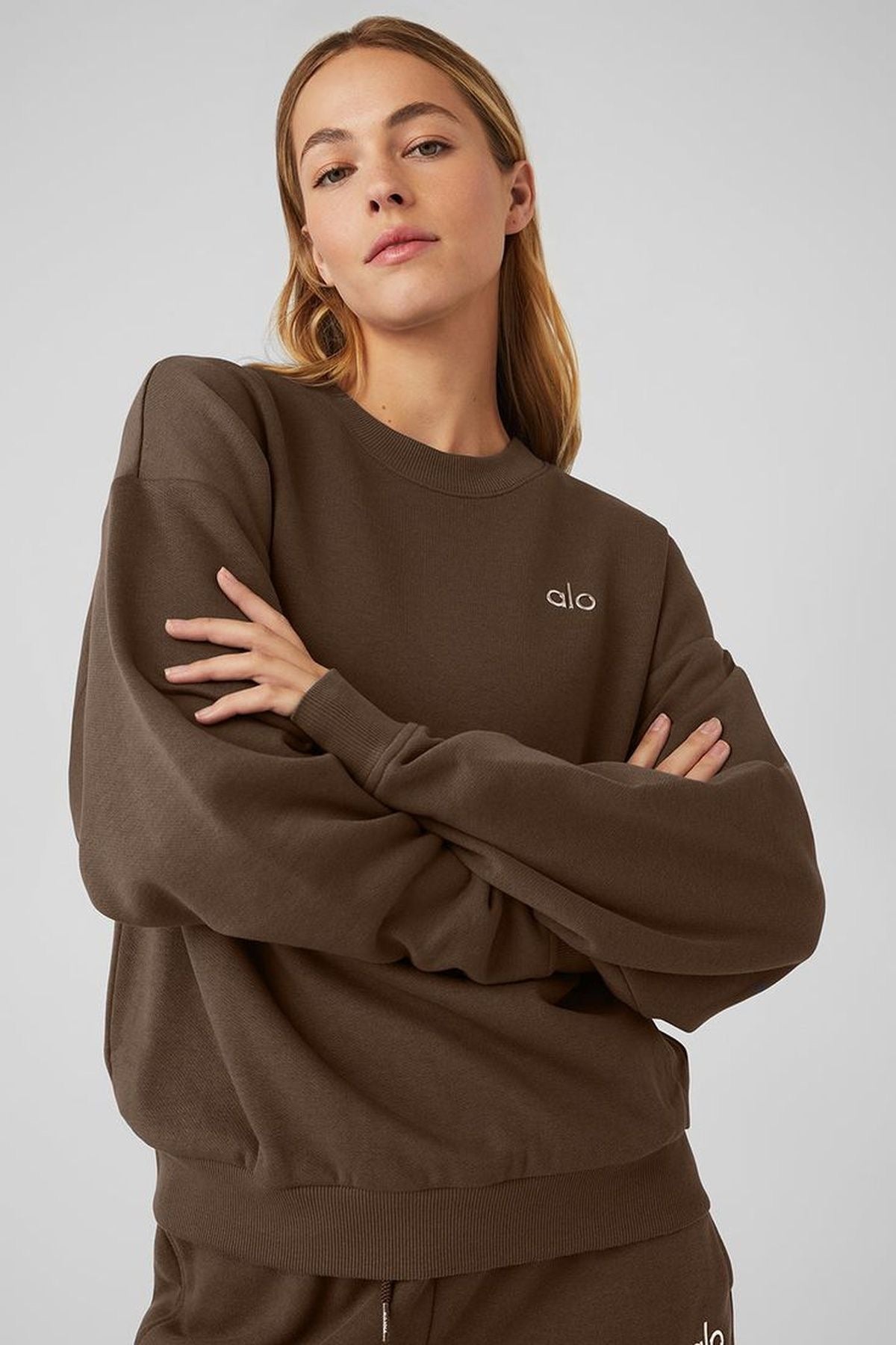 ALO CREWNECK SWEATER BROWN